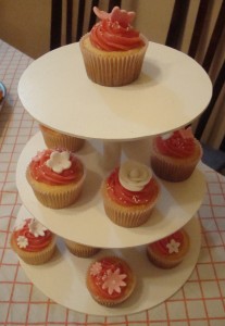 Torre de cupcakes de bicho de pé