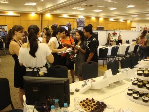 Stand Cute Cakes