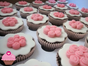 Cupcakes de buquês de rosas