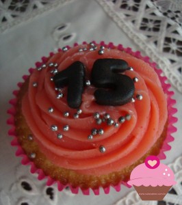 Cupcakes para festa de 15 anos