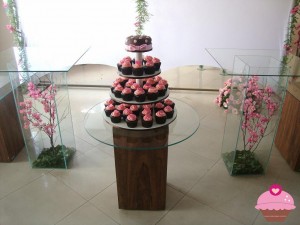 Torre de cupcakes casamento Juliana e Diego