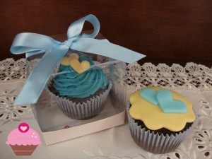 Para casamento, nas cores azul e amarelo