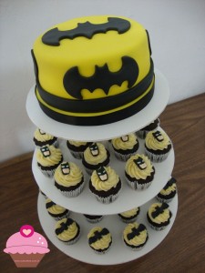 Bolo e mini cupcakes do Batman