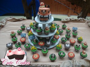 Torre de cupcakes Mickey Safari