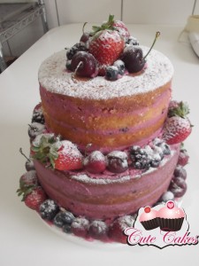 Naked Cake de frutas vermelhas
