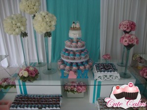 Torre de cupcakes Laiz e Marcel