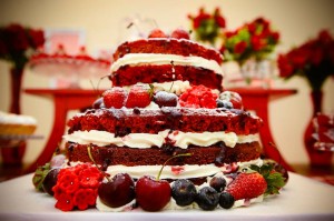 Naked cake frutas vermelhas