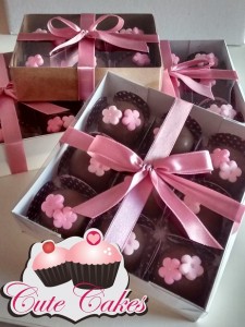 Caixa com trufas decoradas