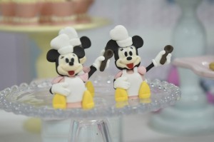 doces decorados no tema Minnie Confeiteira