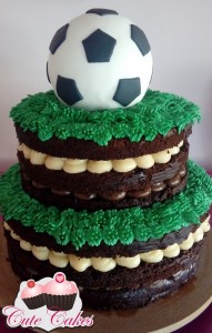 naked cake no tema futebol
