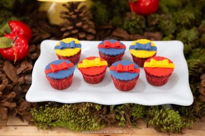 doces decorados no tema Branca de Neve