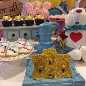 doces no tema Alice no país das maravilhas