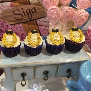 cupcakes no tema Alice no país das maravilhas