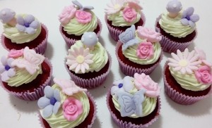 cupcakes no tema Alice no país das maravilhas