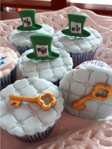 cupcakes no tema Alice no país das maravilhas