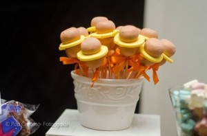 doces decorados no tema anos 80