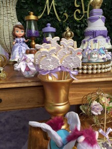 doces personalizados no tema princesa Sophia