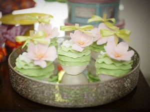 doces decorados no tema jardim