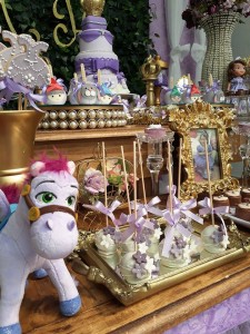 doces personalizados no tema princesa Sophia