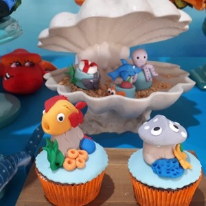 doces decorados no tema fundo do mar