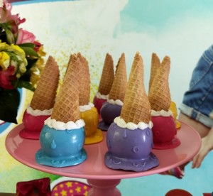 doces decorados para festa na piscina