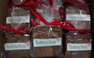 brownies decorados com logotipo