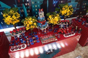 doces decorados mulher aranha / homem aranha