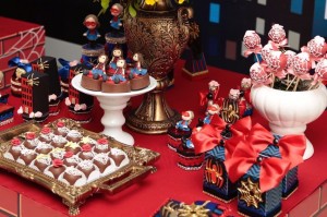 doces decorados mulher aranha / homem aranha