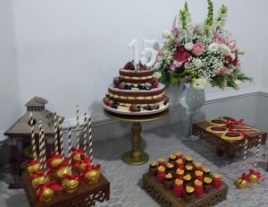 doces decorados para debutante