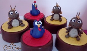 doces decorados da Galinha Pintadinha