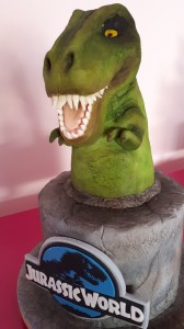 bolo jurassic world
