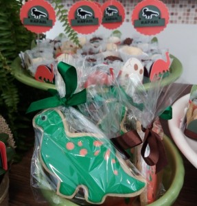 doces decorados dinossauros